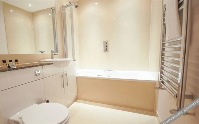 Crompton House Apartments