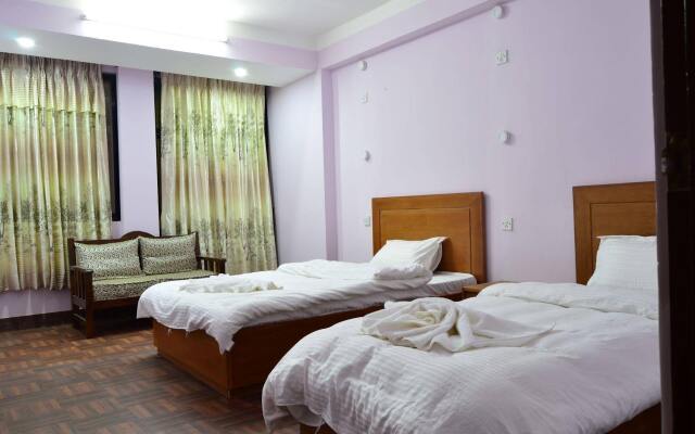 Famous House Kathmandu - Hostel