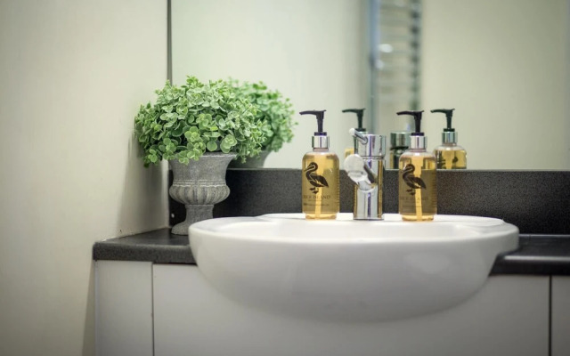 Luxury Two Bed Apartment With Roof Terrace