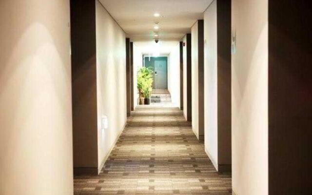 Stay 7 Centum Business