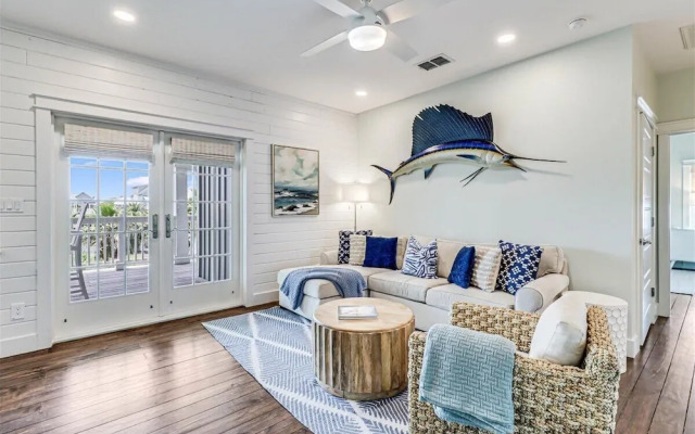 Ships and Giggles 276 HI