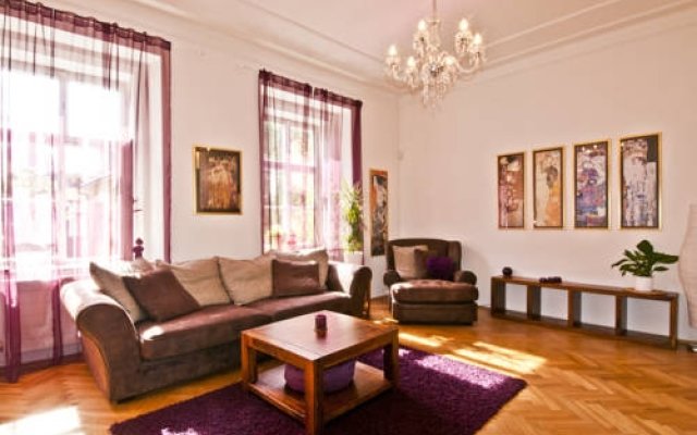 Husova Apartments
