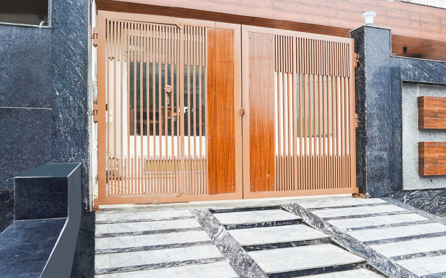 Super Townhouse Sector 121 Noida