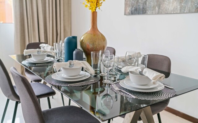 Maison Privee Tiara Diamond