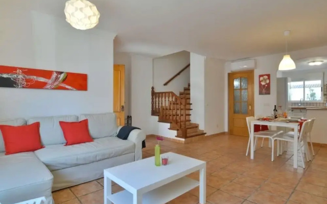 Townhouse 200mts from sea