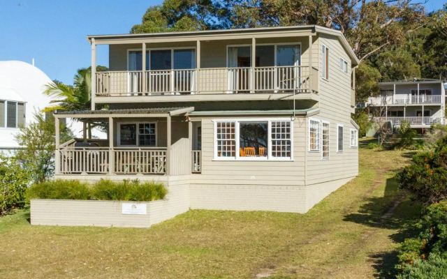 Rowse House Hyams Beach 4pm Check Out Sundays