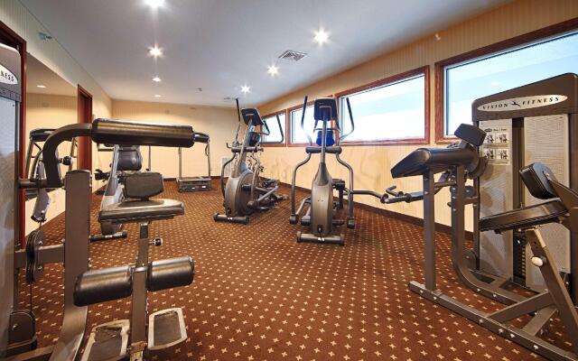 Best Western Plus Ticonderoga Inn & Suites