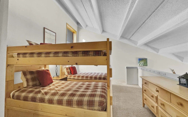 Peregrine Lodge-Remodeled Kitchen-Steps to Super Bee Lift - PG309 by RedAwning