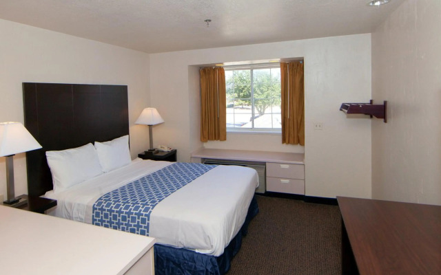 Rodeway Inn & Suites Lewisville I-35
