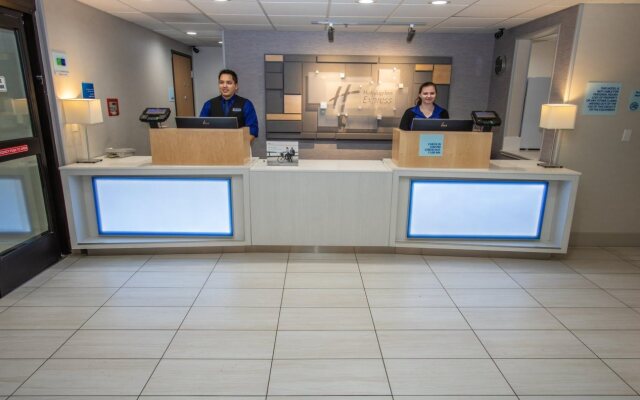 Holiday Inn Express Hotel & Suites Roseville-Galleria Area by IHG