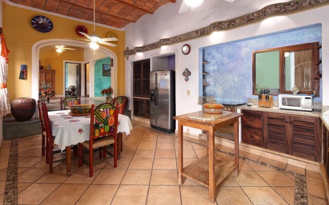 Casa Parota Boutique Hotel