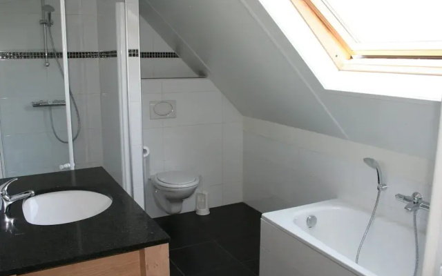 Lovely Holiday Home With Jetty Near Ijsselmeer