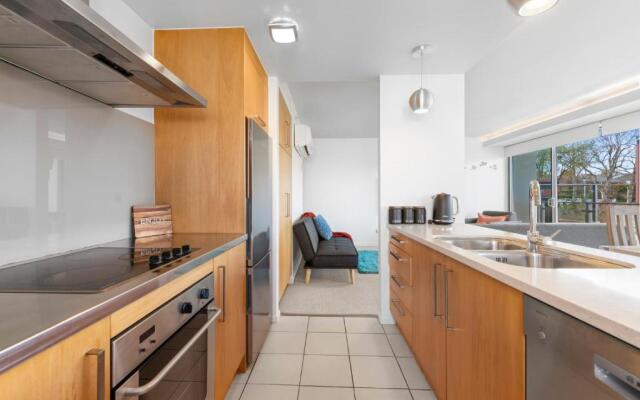 The Lake Life - Taupo Central Holiday Apartment