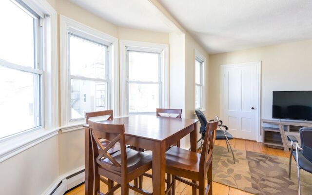 Chestnut Hill Apts by Starlight Suites