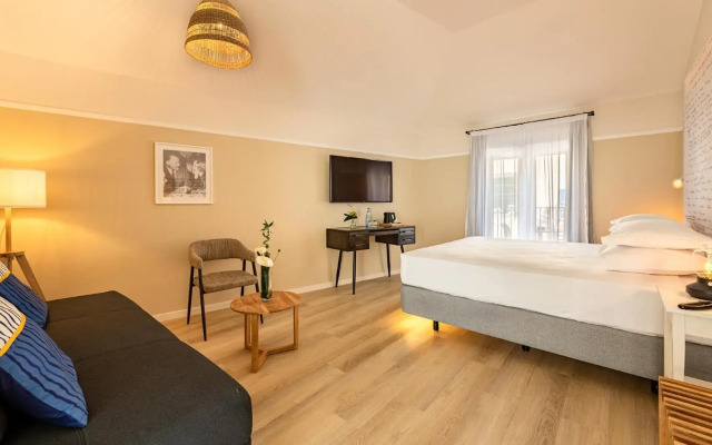 Pestana Fisherman Village