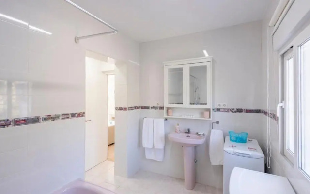 Villa Felicidad Sayalonga by Ruralidays