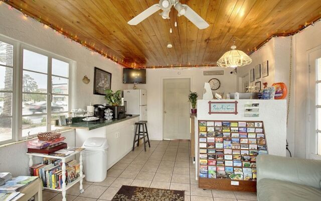 Island Breeze Inn