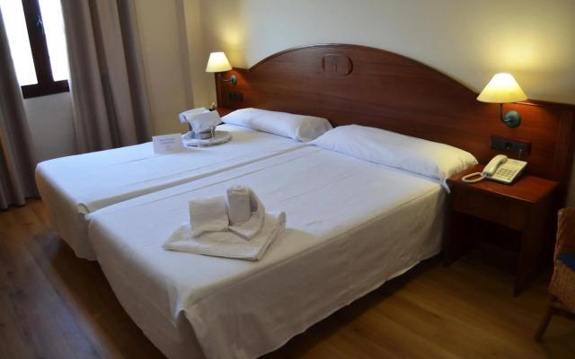 Hotel Reyes Ziríes