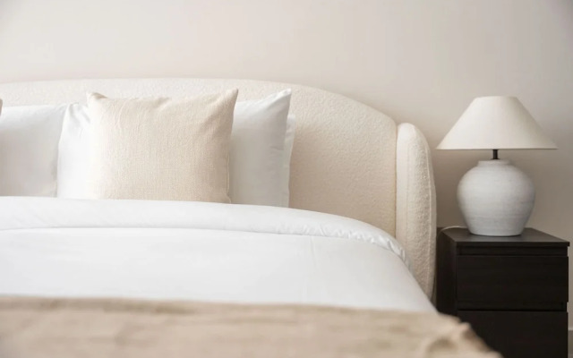 An Eye-captivating Studio in Living Garden 2