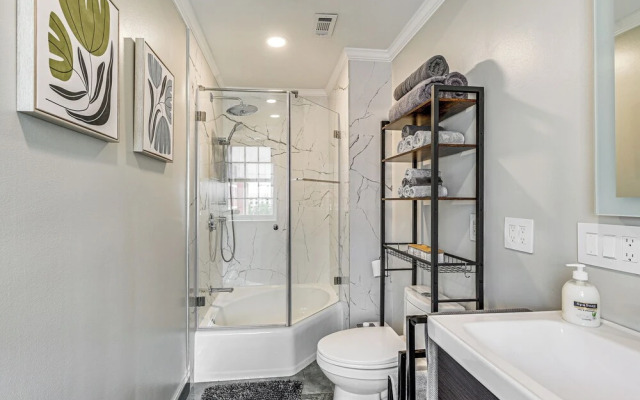 Charming Apartment in Downtown Winston-salem!