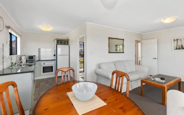 Snells Seaside Bach - Snells Beach Holiday Home