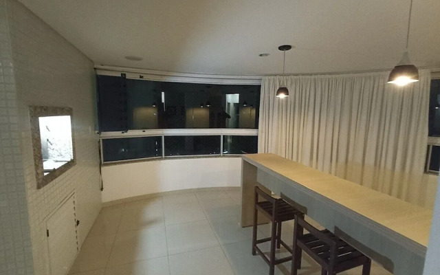 Amplo Apartamento Um Por Andar