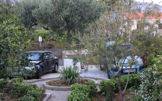 Boris - With Pool - A2