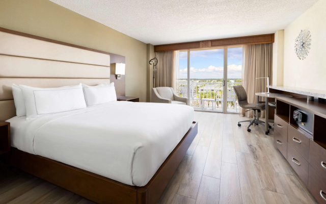 DoubleTree Beach Resort by Hilton Tampa Bay - North Redingto