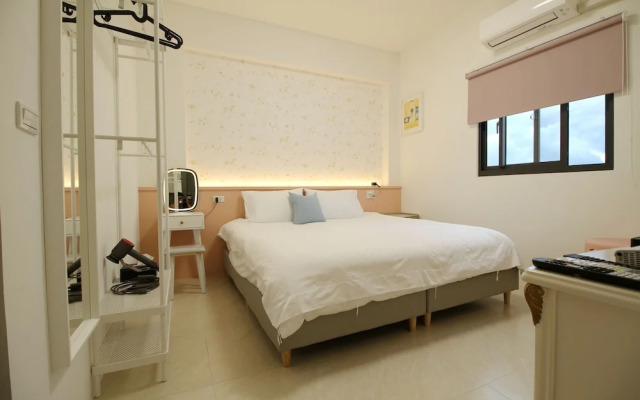 Mooon House