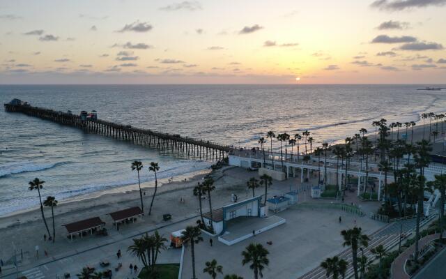 Holiday Inn Oceanside Camp Pendleton Area, an IHG Hotel