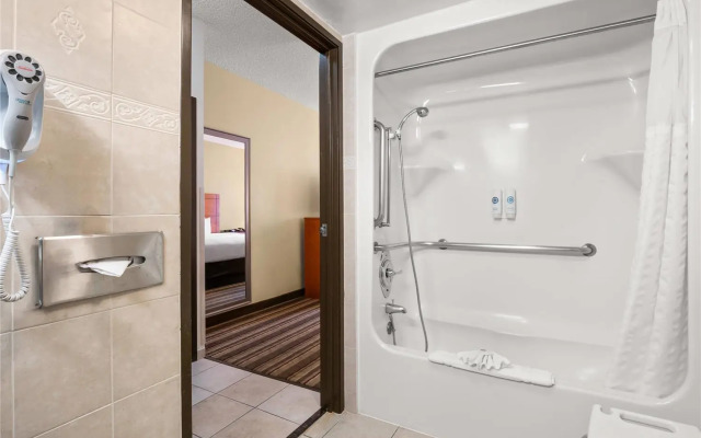 Comfort Inn Metro Airport