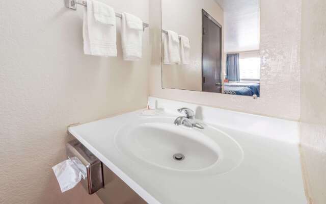 Days Inn by Wyndham Russell