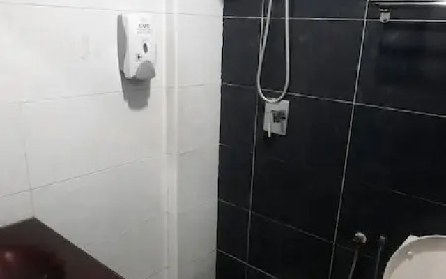 OYO 90724 Rg Hotel