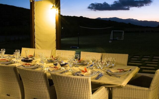 Luxurious Panoramic View Villa