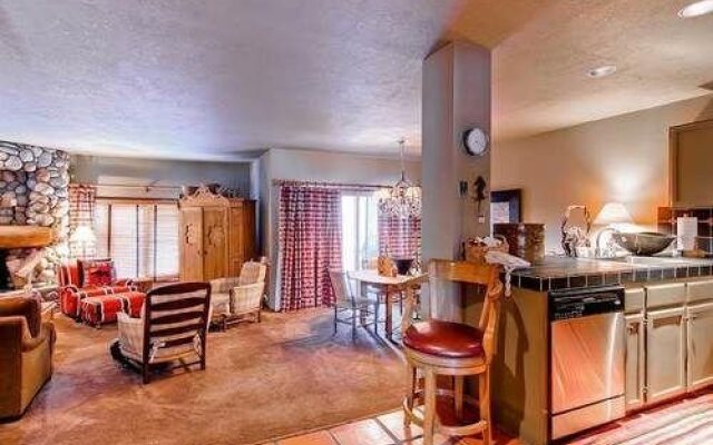 Summit Condominiums in Elkhorn by Alpine Lodging