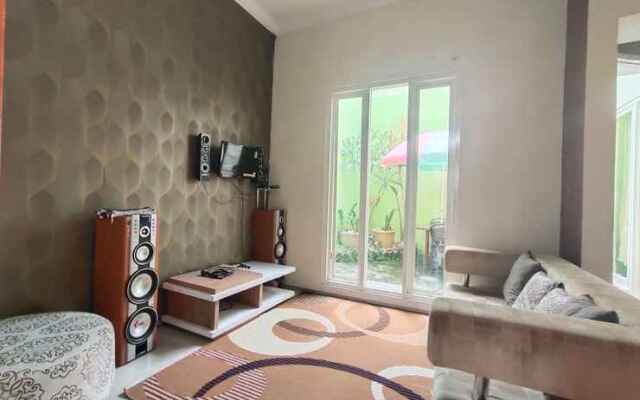 Villa Ratimaya B4 by N2K