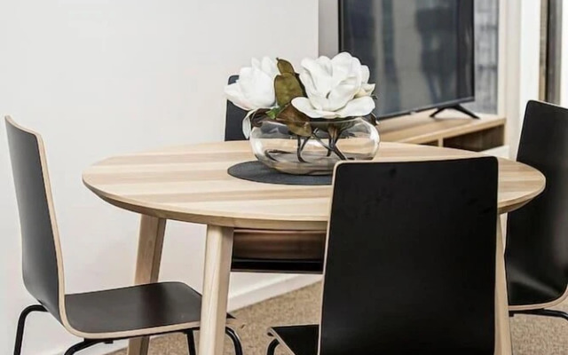 Southbank Gem With Stunning Views [2 Free Parking + Netflix]