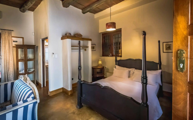 De Leeuwenhof Estate Hotel