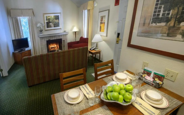 Residences at Daniel Webster