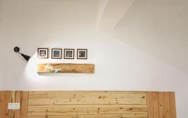 Hostel 27