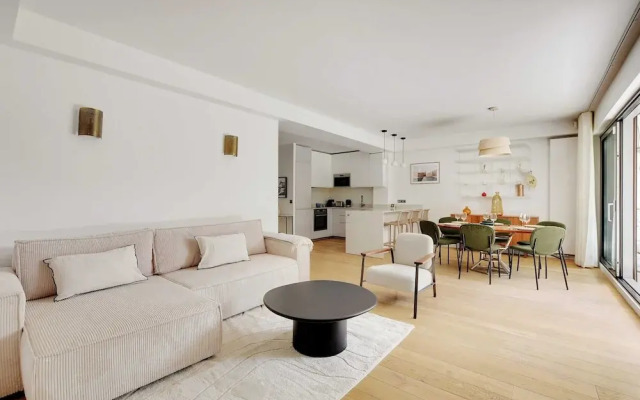 Passy / Eiffel Tower - Amazing 2BR With Garden