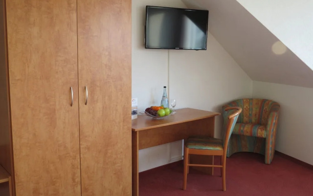 Ates Hotel Lampertheim by Aurum