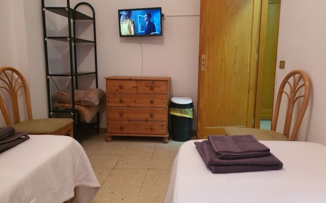 Budget Rooms at Jumbo (15 minutes walk)