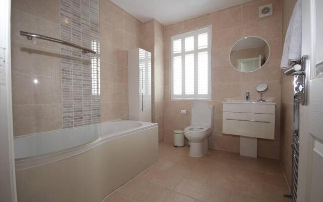 Harrow Place- Stylish Two Bedroom Apartment.