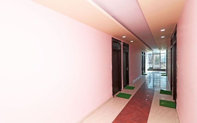 OYO 13483 Hotel Aradhya's