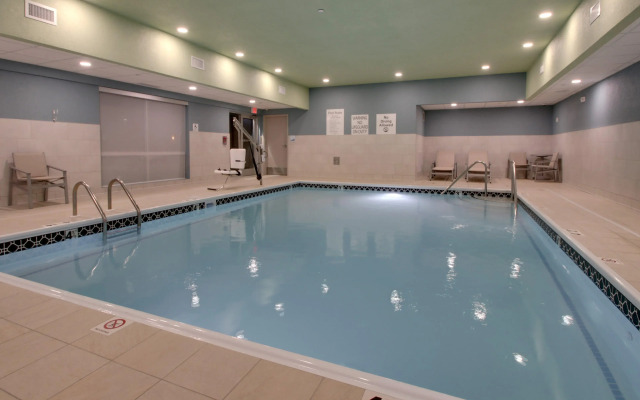 Holiday Inn Express & Suites Mount Vernon by IHG