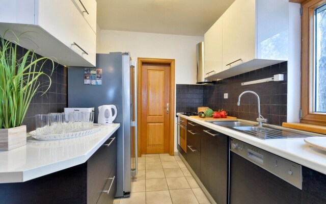 Nice Home in Zagreb With 6 Bedrooms and Wifi