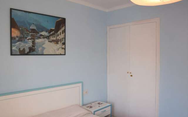 Apartament escoles atic