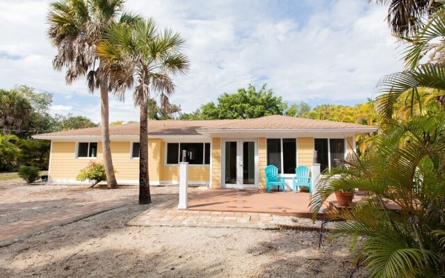 Salty Dog - Dog Friendly Home On Sanibel! 3 Bedroom Home