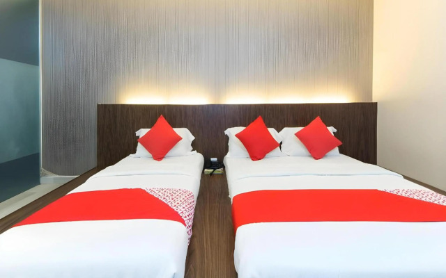 Super OYO 340 Comfort Hotel